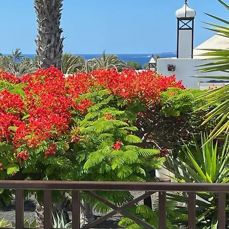 Casa Casablanca Carlos Park, Tranquil Yet Area 15 Minutes Walk To Town Centre *