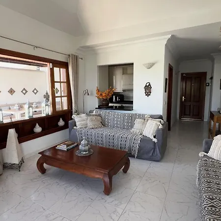 Casa Casablanca Carlos Park, Tranquil Yet Area 15 Minutes Walk To Town Centre * Playa Blanca (Lanzarote)