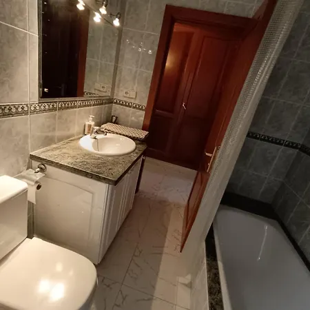 Сasa de vacaciones Casa Casablanca Carlos Park, Tranquil Yet Area 15 Minutes Walk To Town Centre Playa Blanca (Lanzarote)