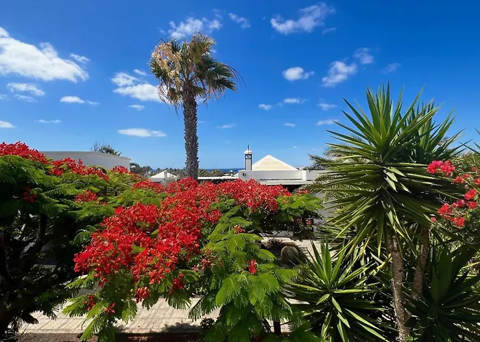 Casa Casablanca Carlos Park, Tranquil Yet Area 15 Minutes Walk To Town Centre Playa Blanca (Lanzarote)