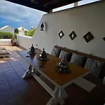 Feriehus Casa Casablanca Carlos Park, Tranquil Yet Area 15 Minutes Walk To Town Centre