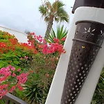 Casa Casablanca Carlos Park, Tranquil Yet Area 15 Minutes Walk To Town Centre Playa Blanca (Lanzarote)