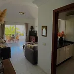 Casa Casablanca Carlos Park, Tranquil Yet Area 15 Minutes Walk To Town Centre Feriehus