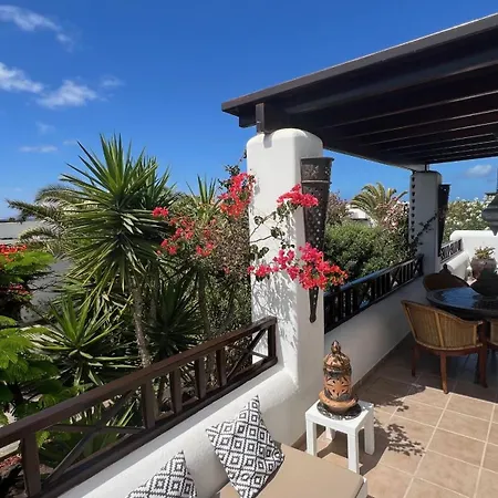 Holiday home Casa Casablanca Carlos Park, Tranquil Yet Area 15 Minutes Walk To Town Centre Playa Blanca (Lanzarote)