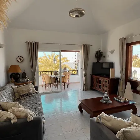 Feriehus Casa Casablanca Carlos Park, Tranquil Yet Area 15 Minutes Walk To Town Centre *