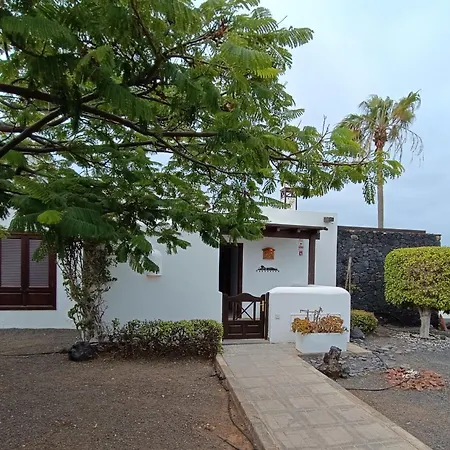 Casa Casablanca Carlos Park, Tranquil Yet Area 15 Minutes Walk To Town Centre * 普拉亚布兰卡