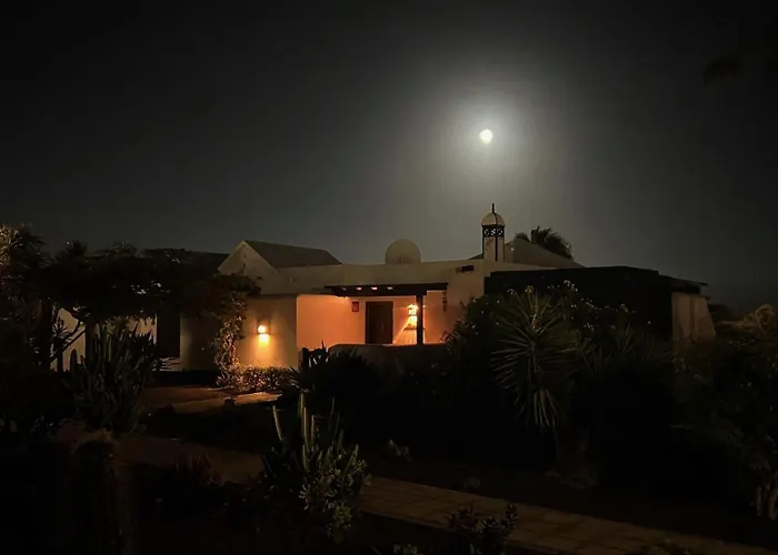 Casa Casablanca Carlos Park, Tranquil Yet Area 15 Minutes Walk To Town Centre * Πλάγια Μπλάνκα