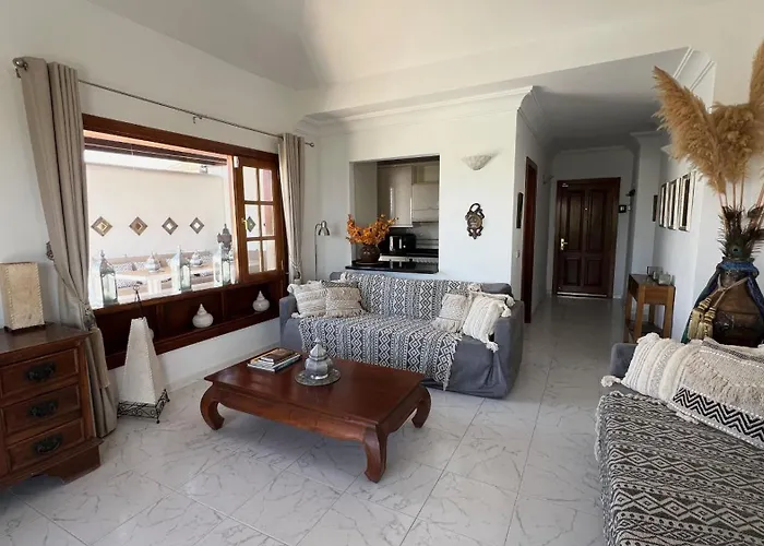 Casa Casablanca Carlos Park, Tranquil Yet Area 15 Minutes Walk To Town Centre * Playa Blanca (Lanzarote)