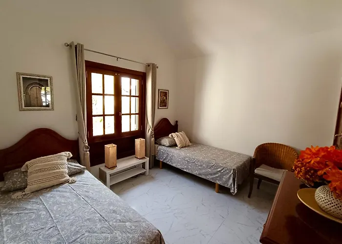 Casa Casablanca Carlos Park, Tranquil Yet Area 15 Minutes Walk To Town Centre * Πλάγια Μπλάνκα
