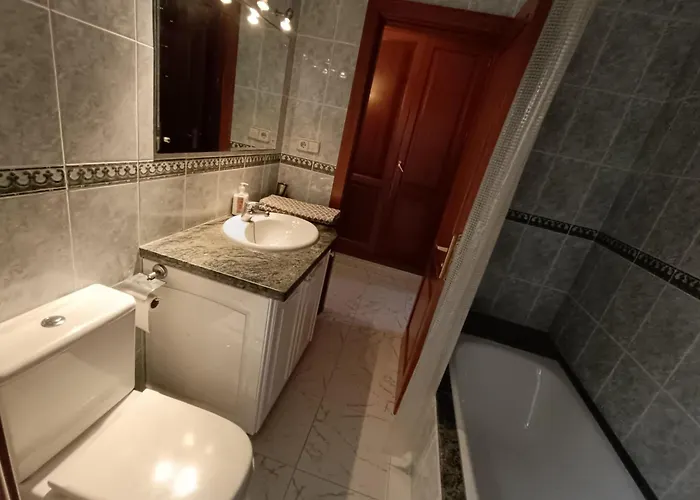 Semesterbostad Casa Casablanca Carlos Park, Tranquil Yet Area 15 Minutes Walk To Town Centre Playa Blanca (Lanzarote)